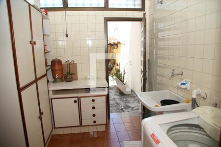 Casa à venda com 267m², 4 quartos e 2 vagasÁrea de Serviço