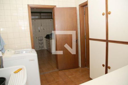 Casa à venda com 267m², 4 quartos e 2 vagasÁrea de Serviço