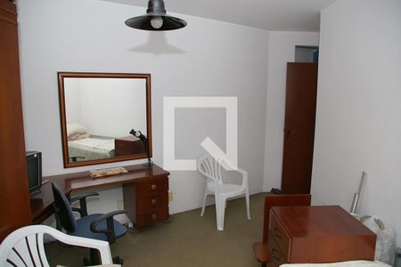 Casa à venda com 267m², 4 quartos e 2 vagasQuarto 4