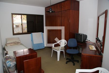 Casa à venda com 267m², 4 quartos e 2 vagasQuarto 4