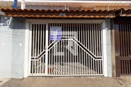 Casa à venda com 120m², 2 quartos e 1 vaga Casa à venda com 120m², 2 quartos e 1 vagaFachada