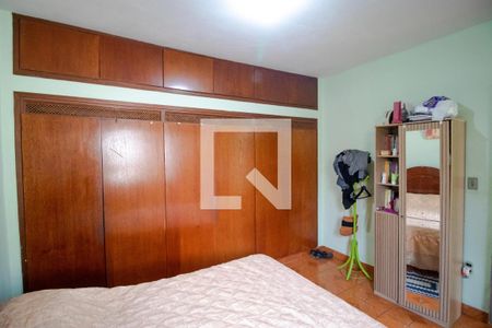 Casa de condomínio à venda com 285m², 4 quartos e 5 vagasSuíte 02