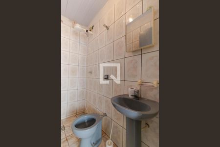 Casa de condomínio à venda com 285m², 4 quartos e 5 vagasBanheiro de Serviço