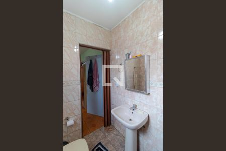 Casa de condomínio à venda com 285m², 4 quartos e 5 vagasBanheiro da Suíte 02