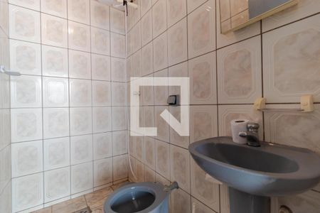 Casa de condomínio à venda com 285m², 4 quartos e 5 vagasBanheiro de Serviço