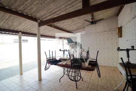 Casa de condomínio à venda com 285m², 4 quartos e 5 vagasChurrasqueira