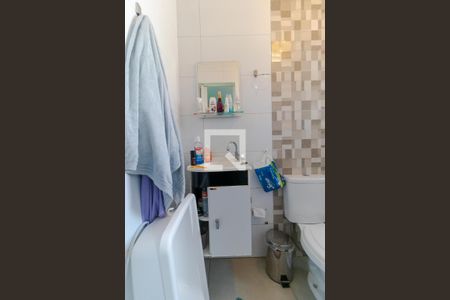 Casa de condomínio à venda com 285m², 4 quartos e 5 vagasBanheiro da Suíte 01