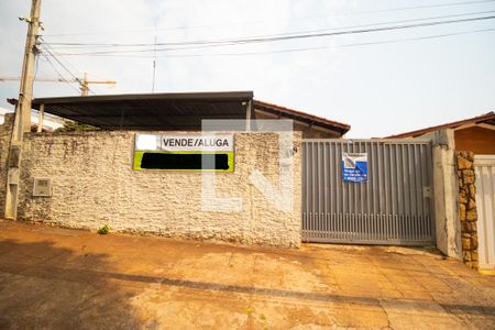 Casa de condomínio à venda com 285m², 4 quartos e 5 vagasFachada