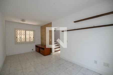 Sala de casa à venda com 3 quartos, 130m² em Teresópolis, Porto Alegre