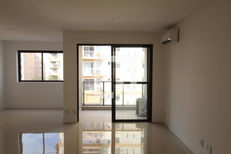 Sala/Quarto de apartamento para alugar com 1 quarto, 45m² em Freguesia de Jacarepaguá, Rio de Janeiro