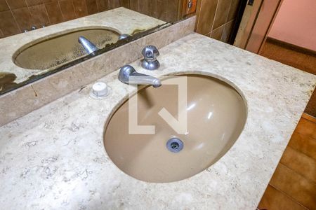 Apartamento à venda com 234m², 3 quartos e 1 vaga Apartamento à venda com 234m², 3 quartos e 1 vagaBanheiro Social