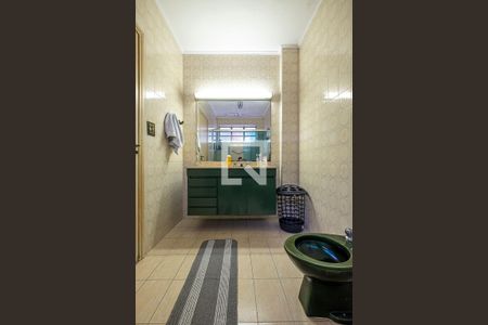 Apartamento à venda com 234m², 3 quartos e 1 vaga Apartamento à venda com 234m², 3 quartos e 1 vagaSuíte - Banheiro