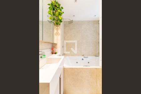 Apartamento à venda com 154m², 2 quartos e 1 vagaBanheiro da Suíte 1