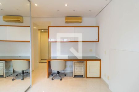 Apartamento à venda com 374m², 4 quartos e 6 vagasSuíte 2