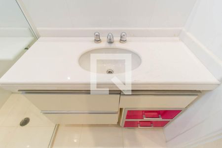 Apartamento à venda com 374m², 4 quartos e 6 vagasBanheiro da Suíte 2