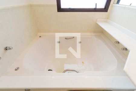 Apartamento à venda com 374m², 4 quartos e 6 vagasBanheiro Suíte 1