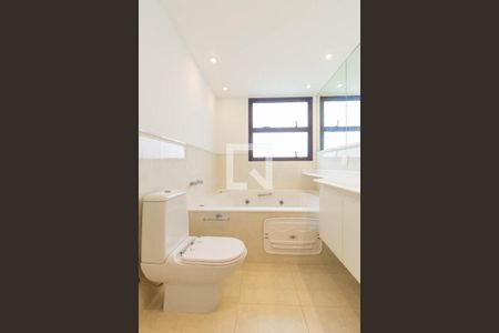 Apartamento à venda com 374m², 4 quartos e 6 vagasBanheiro Suíte 1