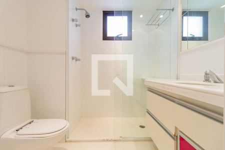 Apartamento à venda com 374m², 4 quartos e 6 vagasBanheiro da Suíte 2