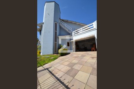 Casa à venda com 287m², 4 quartos e 2 vagasFachada lateral