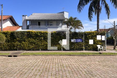 Casa à venda com 287m², 4 quartos e 2 vagasFachada