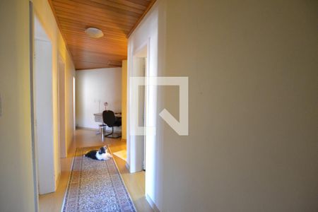 Casa à venda com 287m², 4 quartos e 2 vagasCorredo da área Intima