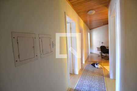 Casa à venda com 287m², 4 quartos e 2 vagasCorredo da área Intima