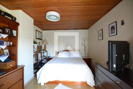 Casa à venda com 287m², 4 quartos e 2 vagasQuarto 3