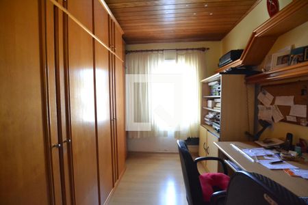 Casa à venda com 287m², 4 quartos e 2 vagasQuarto 2