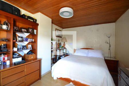 Casa à venda com 287m², 4 quartos e 2 vagasQuarto 3