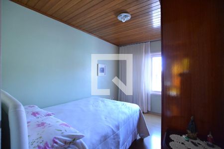 Casa à venda com 287m², 4 quartos e 2 vagasQuarto 1