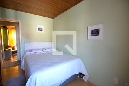 Casa à venda com 287m², 4 quartos e 2 vagasQuarto 1