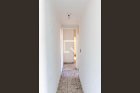 Corredor de apartamento para alugar com 2 quartos, 55m² em Vila Constanca, São Paulo