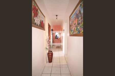 Casa à venda com 340m², 2 quartos e 2 vagasCorredor