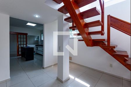 Escada de casa de condomínio à venda com 3 quartos, 155m² em Anil, Rio de Janeiro