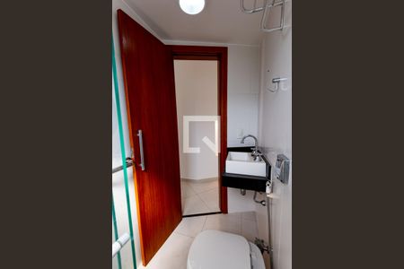 Casa de condomínio à venda com 155m², 3 quartos e 2 vagas Casa de condomínio à venda com 155m², 3 quartos e 2 vagasBanheiro da Suíte 2