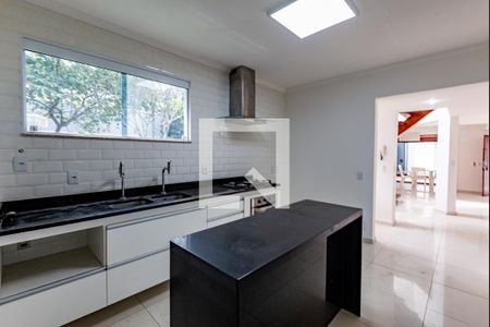 Casa de condomínio à venda com 155m², 3 quartos e 2 vagas Casa de condomínio à venda com 155m², 3 quartos e 2 vagasCozinha