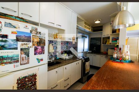 Apartamento à venda com 74m², 2 quartos e 2 vagasCozinha - Armários