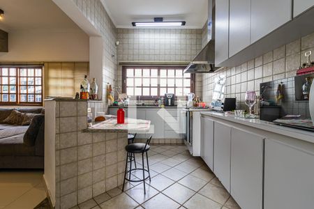 Casa à venda com 460m², 3 quartos e 6 vagas Casa à venda com 460m², 3 quartos e 6 vagasCozinha