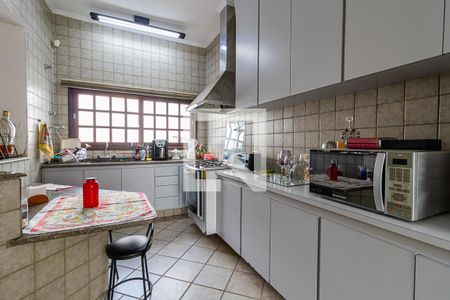 Casa à venda com 460m², 3 quartos e 6 vagas Casa à venda com 460m², 3 quartos e 6 vagasCozinha