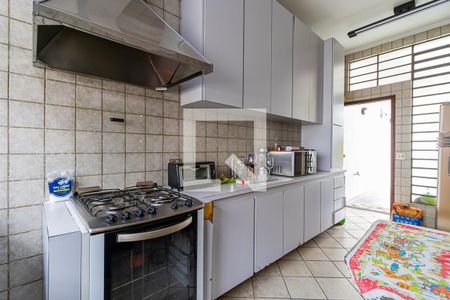 Casa à venda com 460m², 3 quartos e 6 vagas Casa à venda com 460m², 3 quartos e 6 vagasCozinha