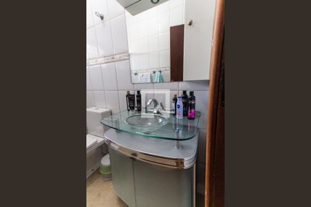 Casa à venda com 180m², 3 quartos e 3 vagasBanheiro da Suíte