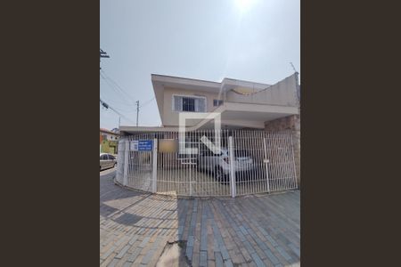 Casa à venda com 180m², 3 quartos e 3 vagasFachada