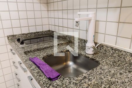 Studio para alugar com 32m², 1 quarto e 1 vaga Studio para alugar com 32m², 1 quarto e 1 vagaCozinha Pia