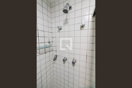 Studio para alugar com 32m², 1 quarto e 1 vaga Studio para alugar com 32m², 1 quarto e 1 vagaBanheiro Chuveiro