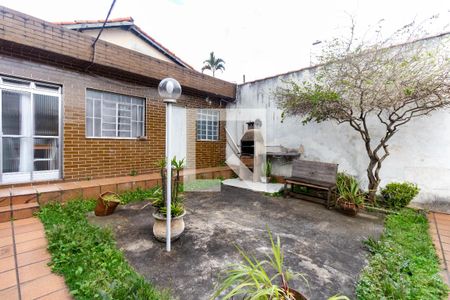 Casa à venda com 158m², 3 quartos e 4 vagas Casa à venda com 158m², 3 quartos e 4 vagasQuintal