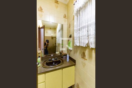 Casa à venda com 158m², 3 quartos e 4 vagas Casa à venda com 158m², 3 quartos e 4 vagasBanheiro