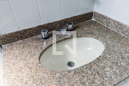 Apartamento à venda com 88m², 3 quartos e 2 vagasBanheiro da Suíte 1 Pia