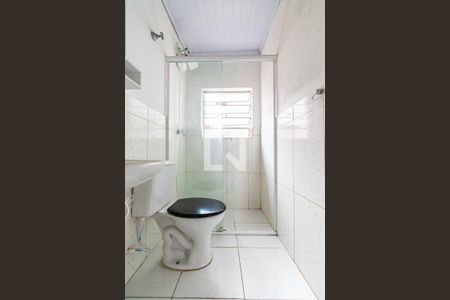 Banheiro Social de casa para alugar com 1 quarto, 20m² em Vila Babilônia, São Paulo
