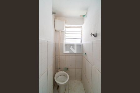 Banheiro de casa para alugar com 1 quarto, 20m² em Vila Babilônia, São Paulo