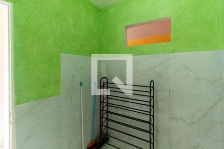 Casa à venda com 217m², 3 quartos e 2 vagasBanheiro